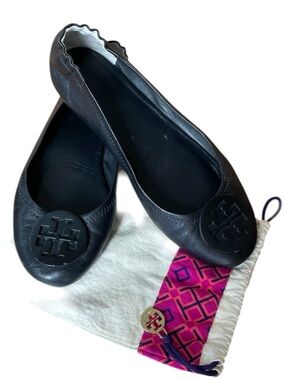 Tory Burch Black Leather Travel Ballet Flats with Tory Burch Travel Pouch